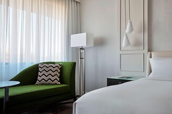 Room, 1 King Bed (Hearing Accessible)