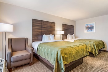 2 Queen Beds