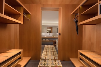 Grand Suite, 1 King Bed, Terrace