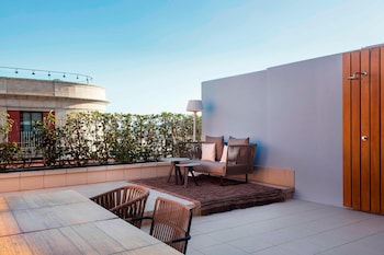 Grand Suite, 1 King Bed, Terrace