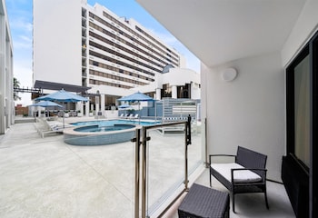 Suite, 1 King Bed, Patio, Poolside