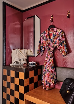 One Bedroom King Suite