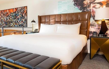 Deluxe King Suite
