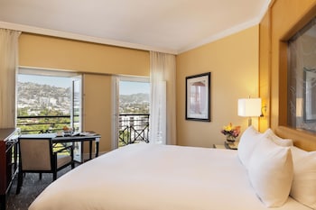 Luxury Room, 1 King Bed (Hollywood Hills View)