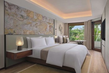Deluxe Room, 1 King Bed, Garden View