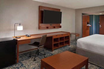Deluxe Room, 1 King Bed with Sofa bed
