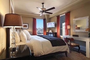Royal Room, 1 King Bed (Court)
