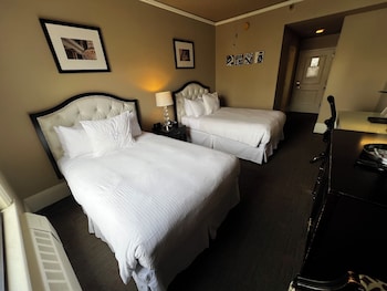Deluxe Room, 2 Double Beds