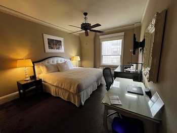 Deluxe Room, 1 King Bed