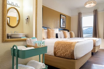 Room, 2 Queen Beds, Non Smoking, Ocean View