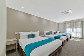 Deluxe Family Room