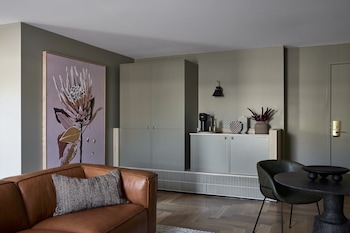 Luxury King Suite