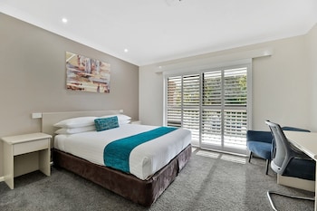Deluxe Queen Room