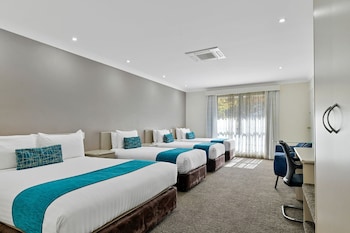 Deluxe Family Room