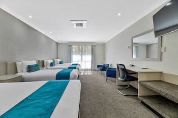 Deluxe Family Room