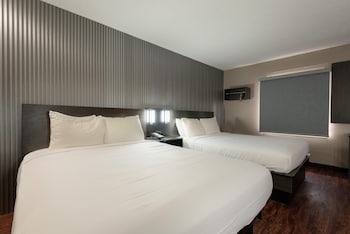 Deluxe Room, 2 Queen Beds, Non Smoking, Refrigerator & Microwave