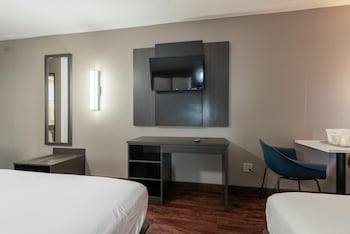 Deluxe Room, 2 Queen Beds, Non Smoking, Refrigerator & Microwave