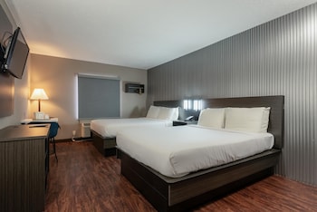 Deluxe Room, 2 Queen Beds, Non Smoking, Refrigerator & Microwave