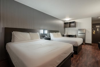 Deluxe Room, 2 Queen Beds, Non Smoking, Refrigerator & Microwave
