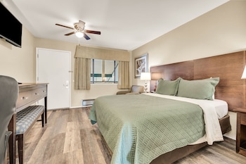 Standard Room, 1 Queen Bed