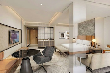 Signature Room, 1 King Bed, City View