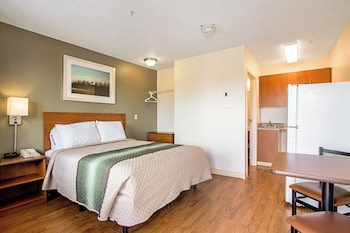 Studio, 1 Queen Bed, Accessible, Non Smoking (Roll-In Shower)