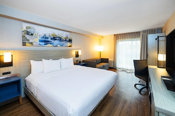 Room, 1 King Bed, Non Smoking (Upper Floor, Stair Access Only)