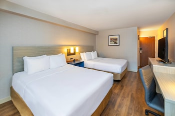 Room, 2 Queen Beds, Non Smoking (Upper Floor, Stair Access Only)