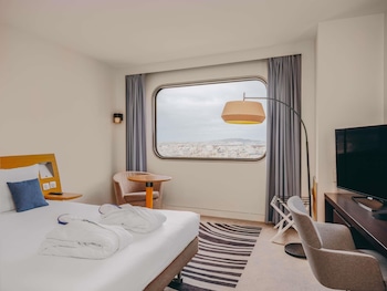Executive Room, 1 Queen Bed with Sofa bed