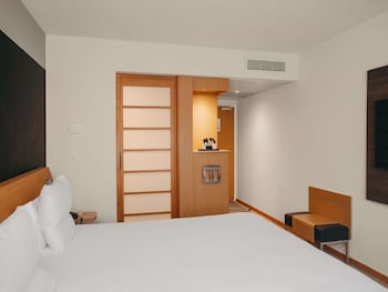 Family Room, 1 Queen Bed with Sofa bed (Family)