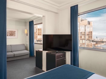 Junior Suite, 1 Double Bed with Sofa bed, City View