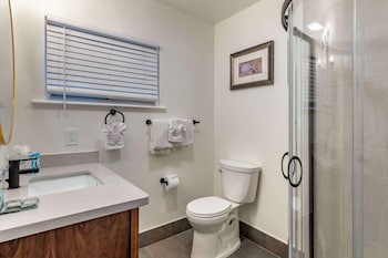 Suite, Multiple Beds, Non Smoking, Refrigerator
