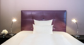 Superior Room, 1 Queen Bed