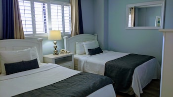 Deluxe Suite, 2 Double Beds with Sofabed