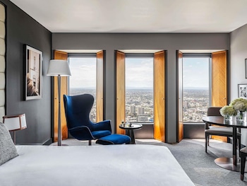 Superior Room, 1 King Bed, City View