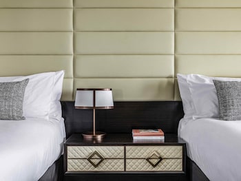 Superior Room, 2 Twin Beds, City View