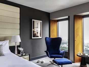Luxury Room, 1 King Bed, Club Lounge Access, City View (Club Sofitel Access)