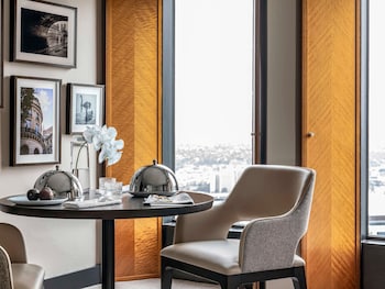 Luxury Room, 1 King Bed, Club Lounge Access, City View (Club Sofitel Access)