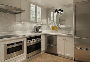 Suite, Patio (Royal)