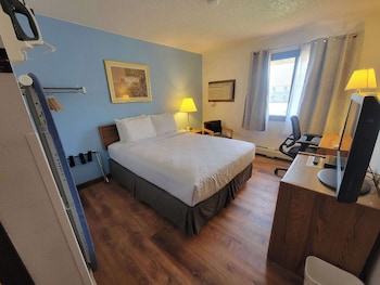 Standard Room, 1 Queen Bed