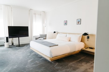 Standard Room, 1 Queen Bed