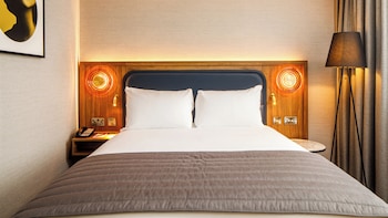 Premium Room, 1 King Bed with Sofa bed