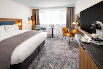 Premium Room, 1 King Bed, Club Lounge Access