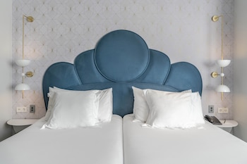 Vincci room with Austrias view