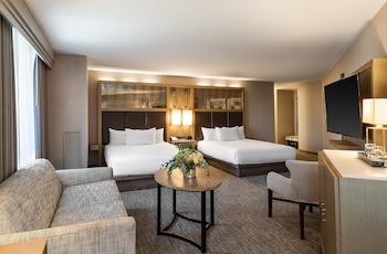 Room, 2 Queen Beds, Corner