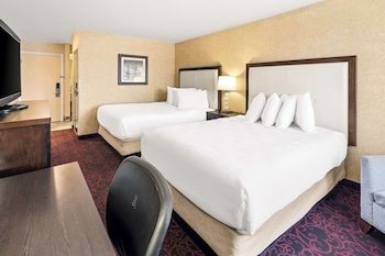 Standard Room, 2 Queen Beds, Non Smoking, Refrigerator & Microwave (Pet Friendly)