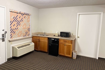 Studio Suite, 1 King Bed, Non Smoking