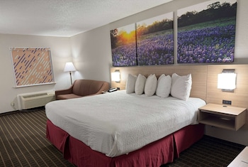 Standard Room, 1 King Bed, Smoking