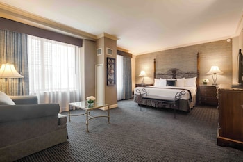 Suite, 1 King Bed, Non Smoking (Four Poster Bed;with Sofabed)