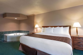 Suite, 1 King Bed, Non Smoking (Jetted Tub)